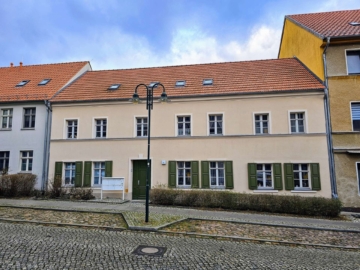 Historisches Flair trifft modernen Wohnkomfort: Mehrfamilienhaus in der Strausberger Altstadt, 15344 Strausberg, Mehrfamilienhaus